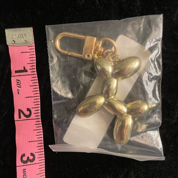 BALLOON DOG | Metallic Gold | Bag Charm | Keychain (Brand New!) 💕 - Picture 4 of 4